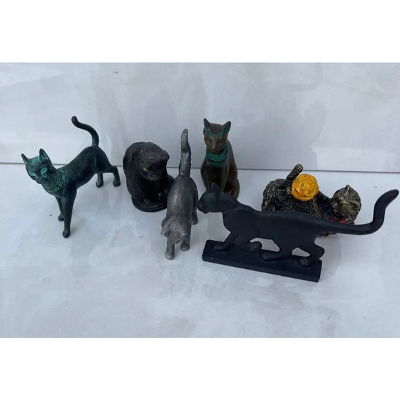 Lot of 7 Collection of Cat Figurines Statue Animals Hand Carved Decor - Picture 1 of 16